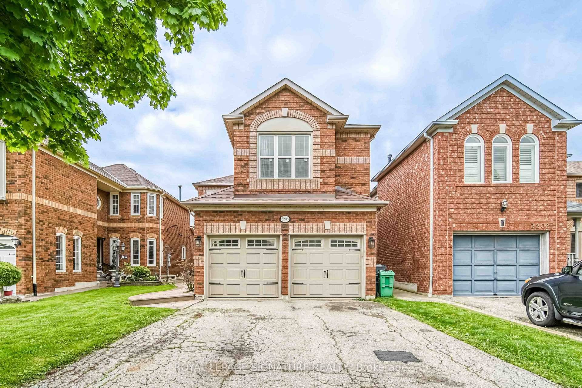 Prime Location Alert ! Introducing a Mattamy built home in the highly sought after Avonlea neighborhood.