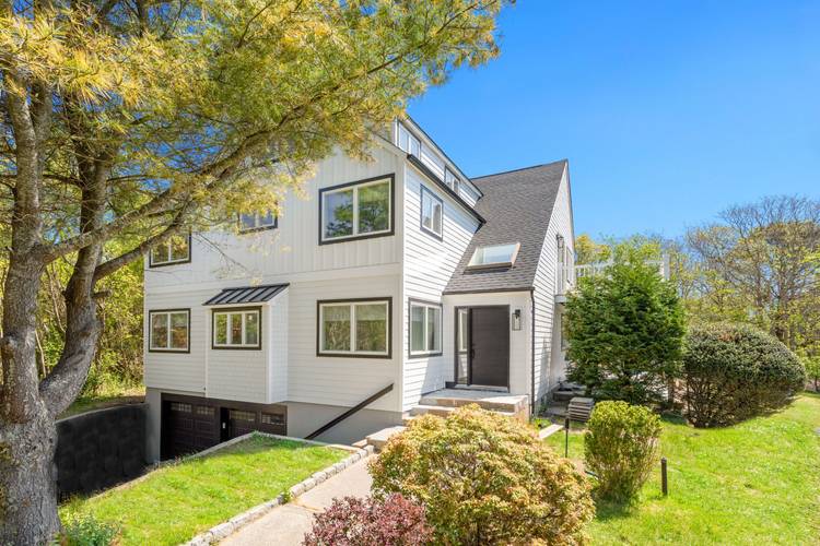 Newly Restored Southampton Summer Home