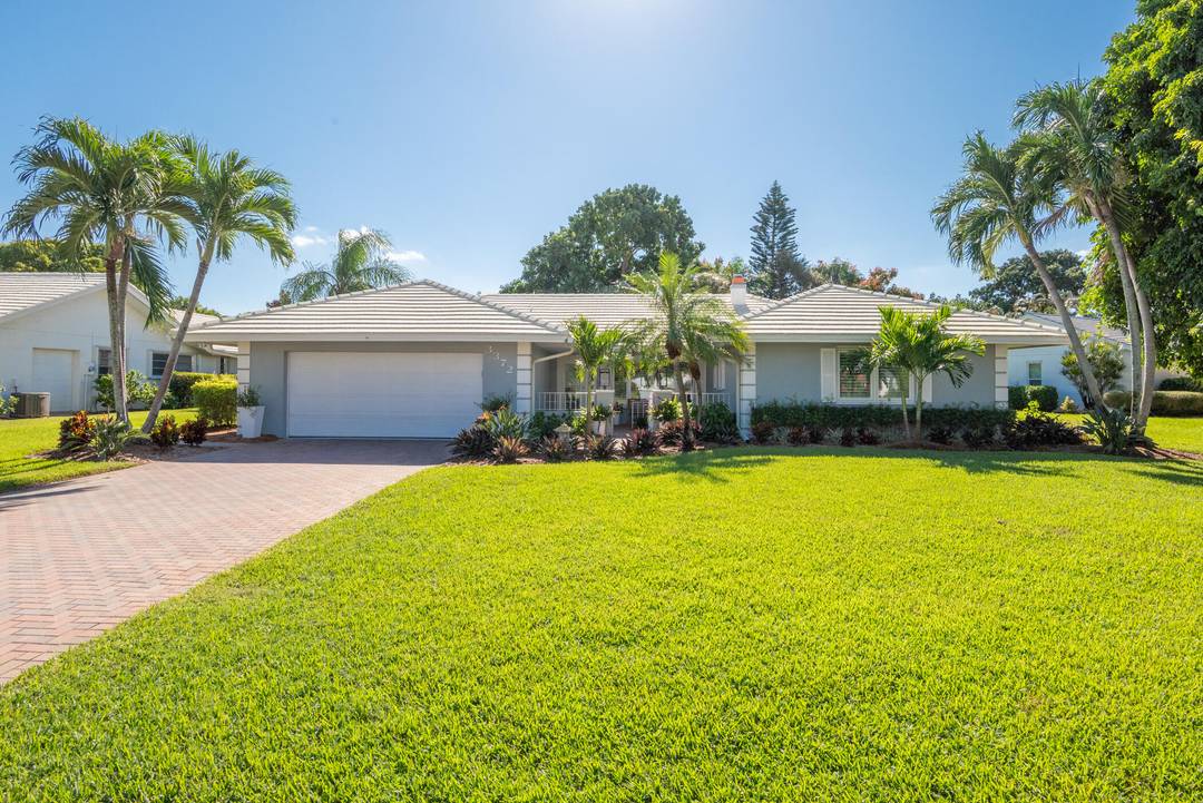 Nice and Private Single Family Seasonal Rental in the prestigious Yacht amp ; Country Club.