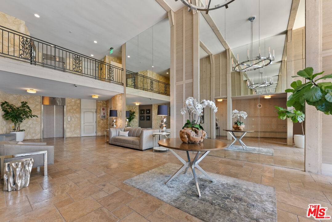 809 S Bundy Dr 2BR Brentwood La