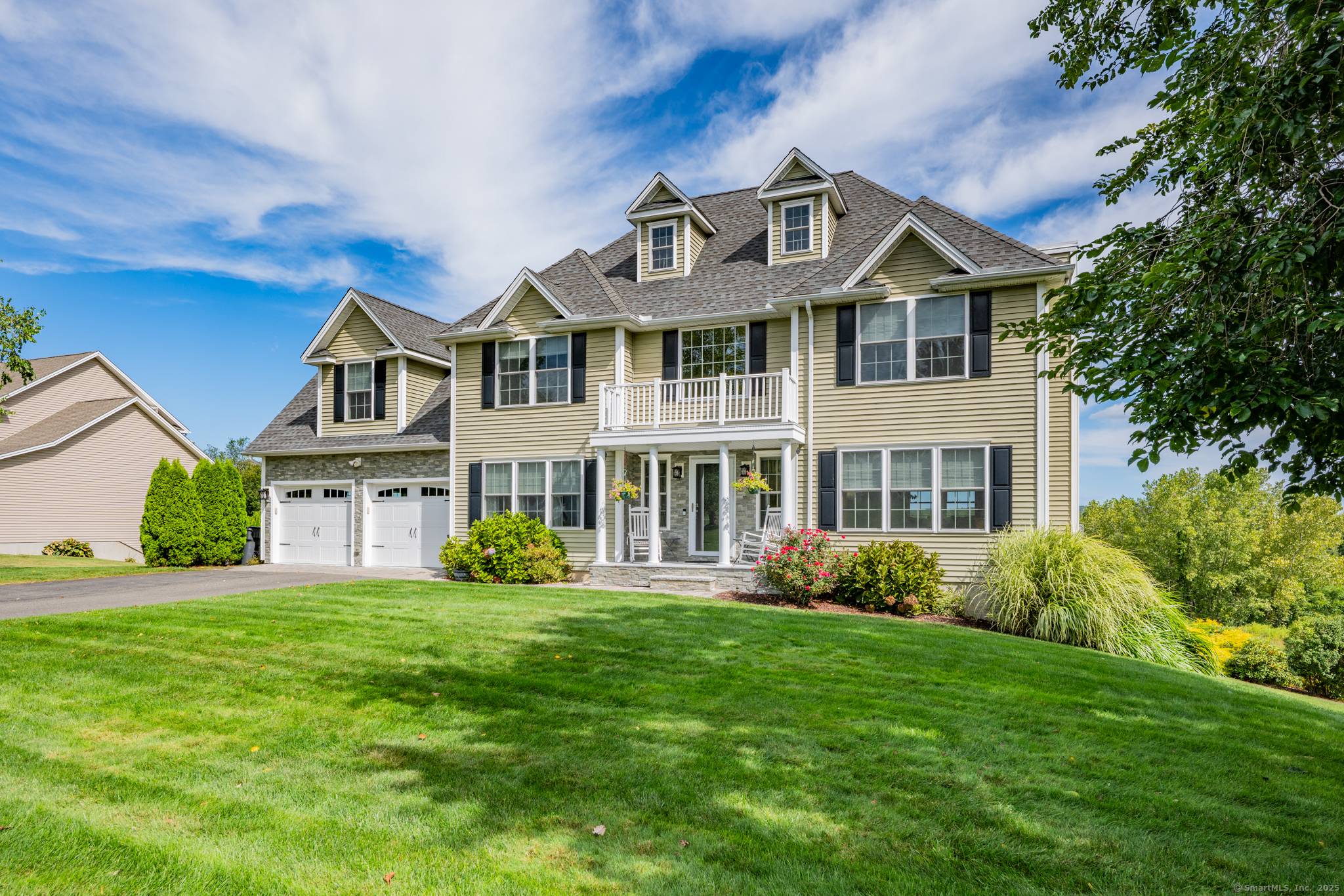Beautifully Maintained 2012 Colonial in Pindridge Nestled in the peaceful Pindridge cul de sac, this impeccably maintained 2012 Colonial is surrounded by similar high quality homes.