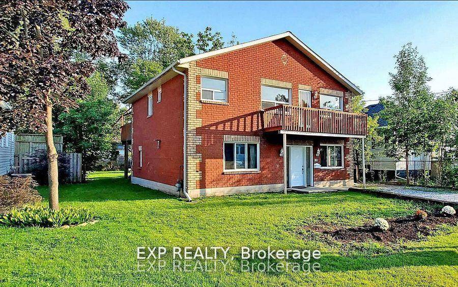 Gorgeous Custom Built 3 2 Bedroom Home Oversized Lot Prime North Keswick.