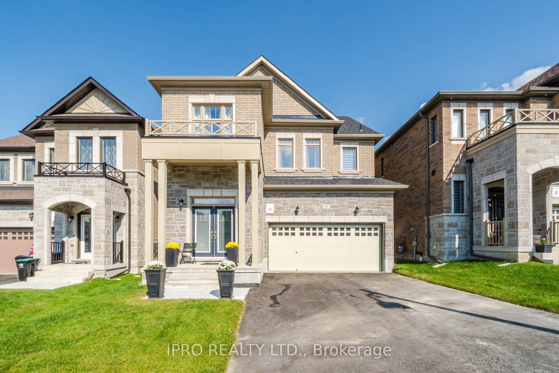 Stunning 4 Bedroom Home in Sought After Treetop Community !