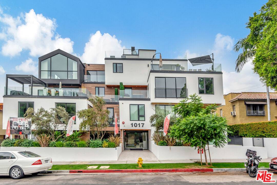 1017  N Croft Ave 3BR Sunset Strip La