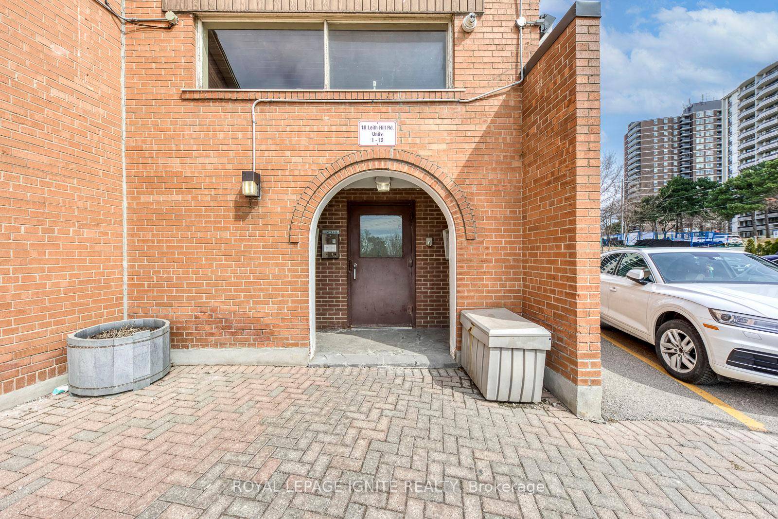 This spacious 3 bedroom, 2.