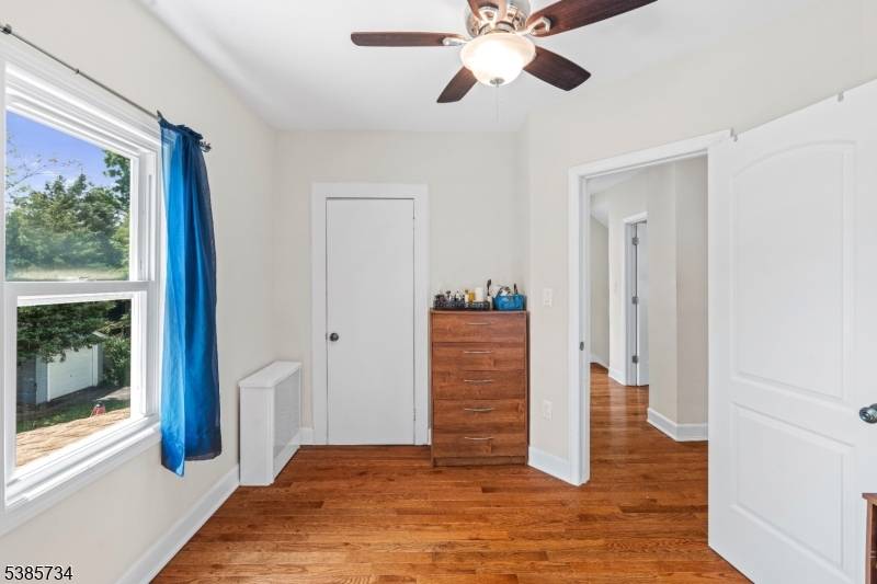 Nestled in one of Maplewood's most charming neighborhoods, this beautiful home offers three bedrooms and two bathrooms across 1, 311 square feet of warm, welcoming living space.