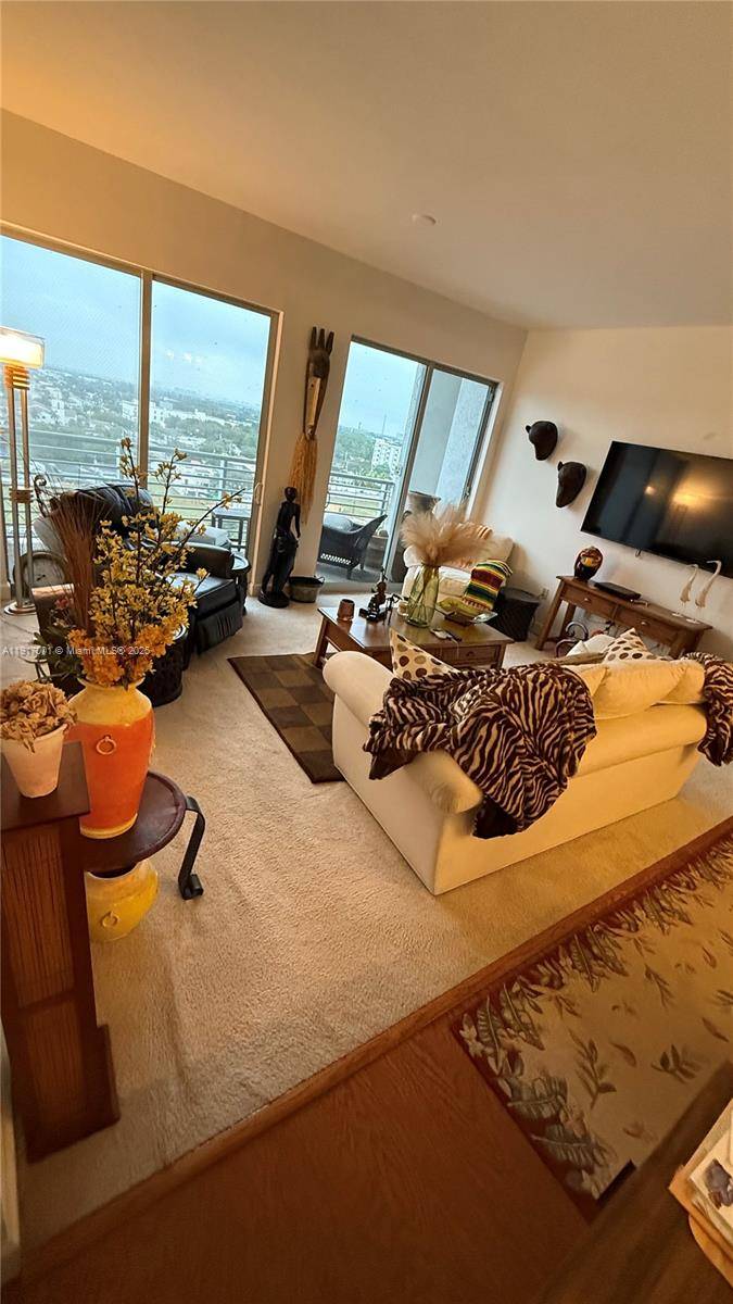 Modern 2 Bed, 2 Bath Condo 1, 164 Sq.