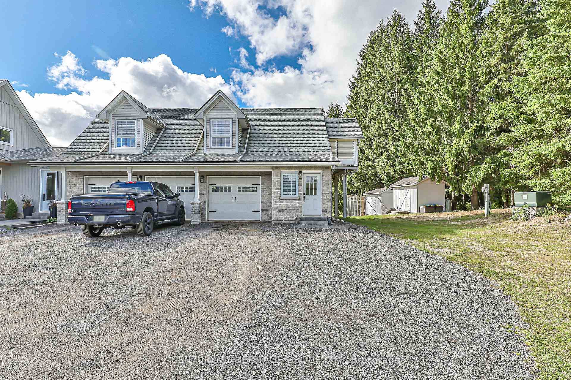 Nestled In The Peaceful Surroundings Of Rural Sharon, This Coach House At 3471 Mount Albert Rd Is A Rare Leasing Opportunity !