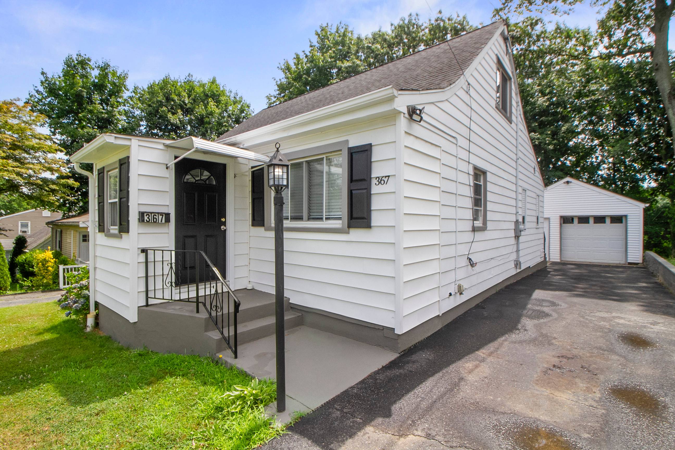 Beautifully remodeled Cape located in the North End of Bridgeport, close to Sacred Heart University and Main Street.