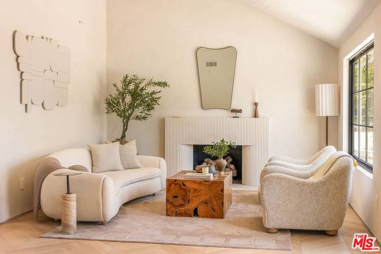 8353   Sunset View Dr 4BR Sunset Strip La