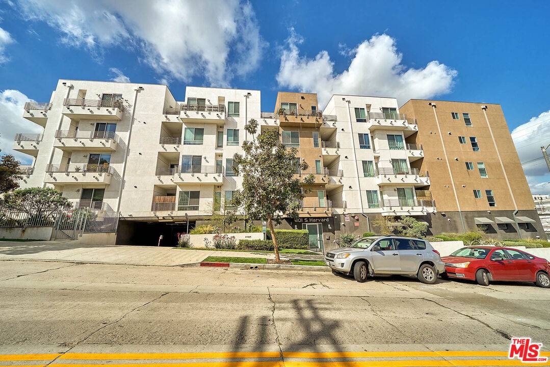 1101  S Harvard Blvd 3BR La