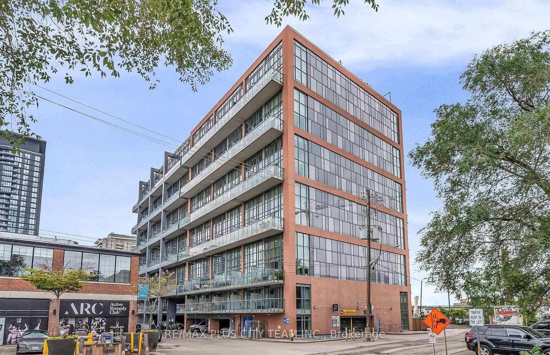 Experience stylish loft living in this bright and spacious 2 storey, 2 bedroom, 2 bathroom suite located in the heart of vibrant Liberty Village.