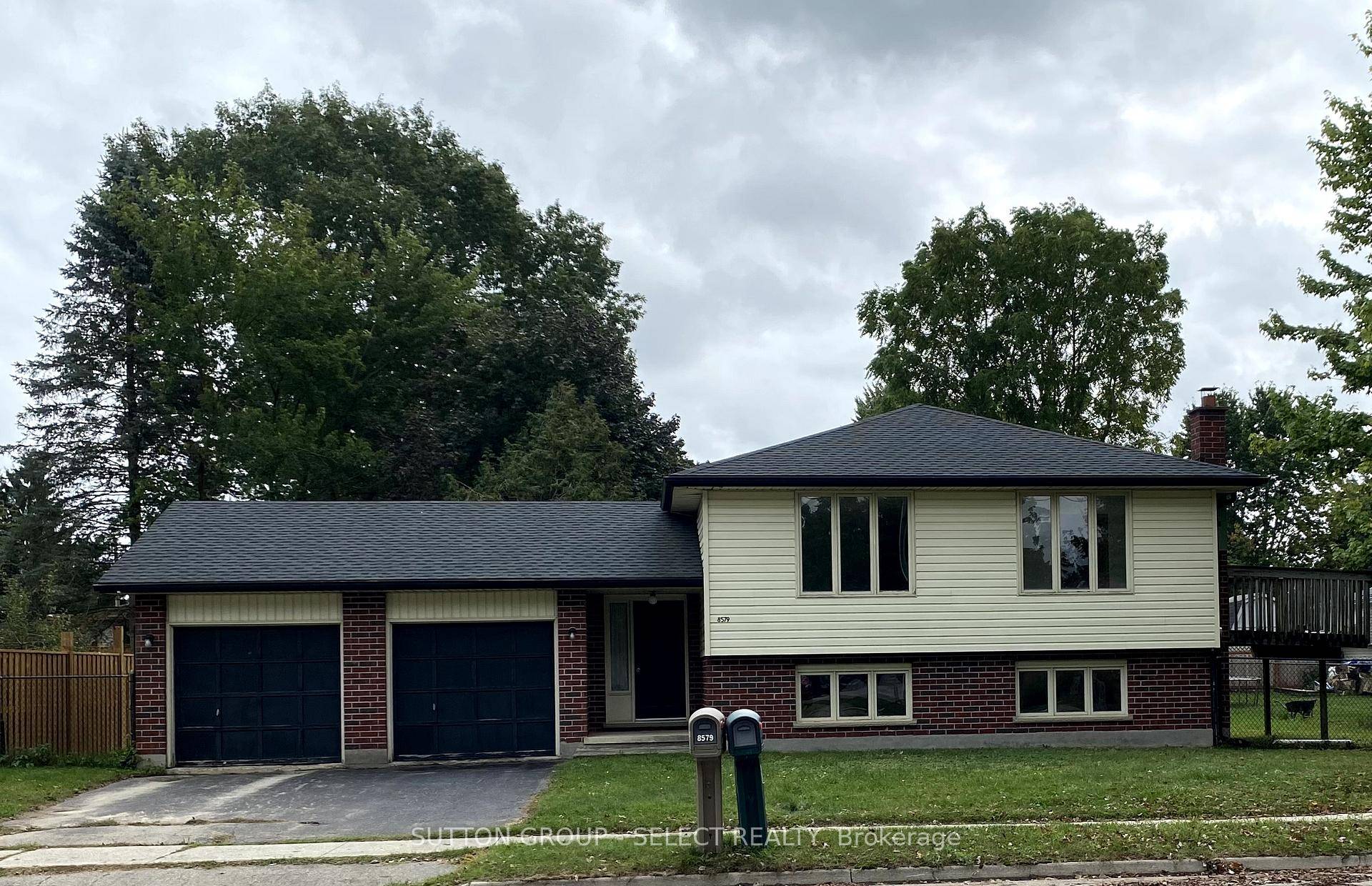Nice quiet community of Mount Brydges with excellent schools and community pride.