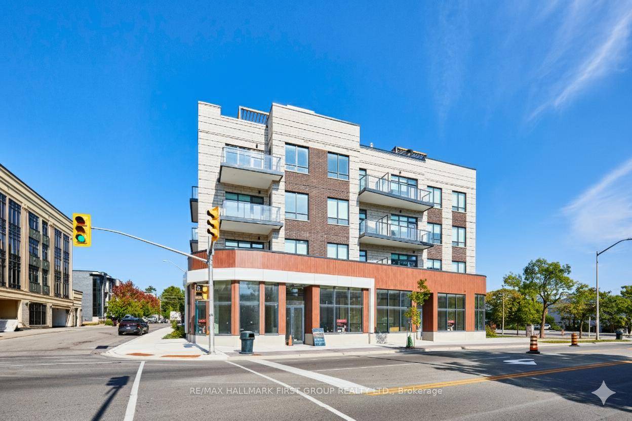 Welcome to 123 Maurice Drive, a brand new, never lived in penthouse nestled in the heart of Downtown Oakville in the exclusive boutique residence, The Berkshire.