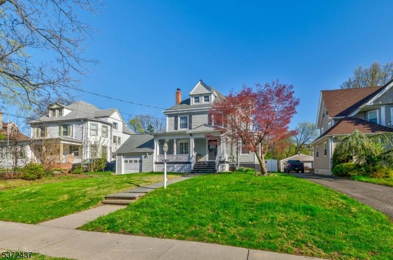 BACK ON THE MARKET ! ! ! !