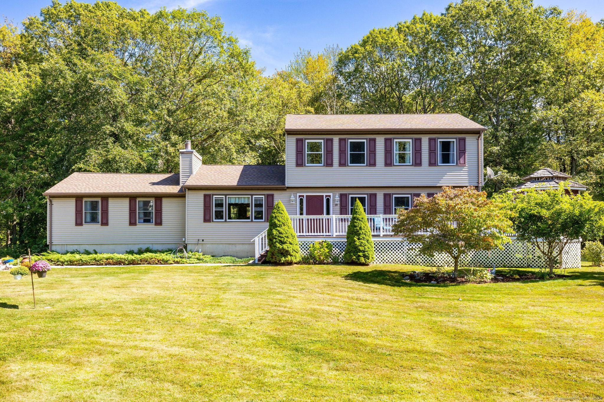 HUGE PRICE REDUCTION ! Welcome to Putting Green Lane !