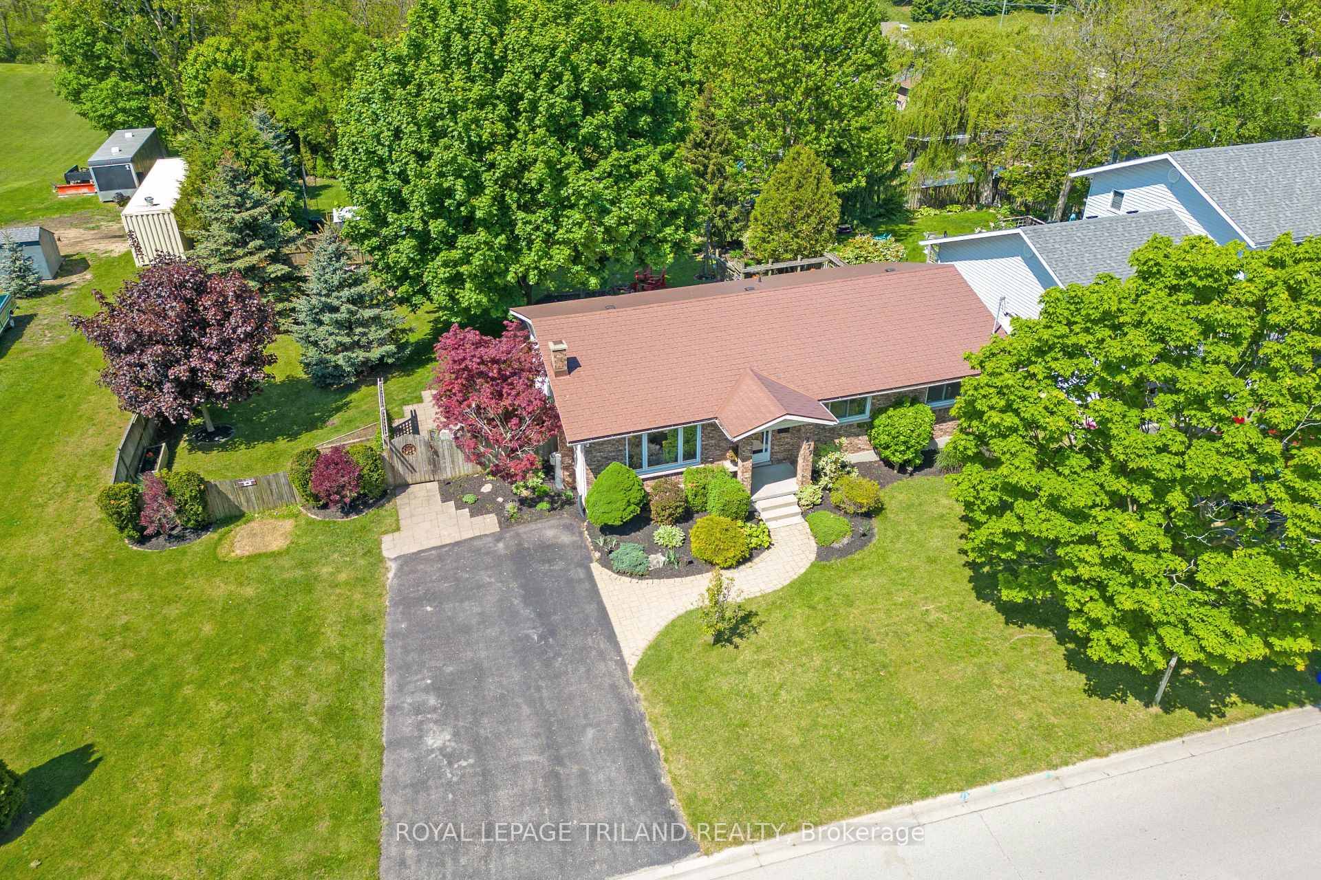 Tucked into a peaceful, family friendly neighbourhood with a park only steps away, this charming Ingersoll home offers comfort, space, and enough distance from the noise of life while still ...