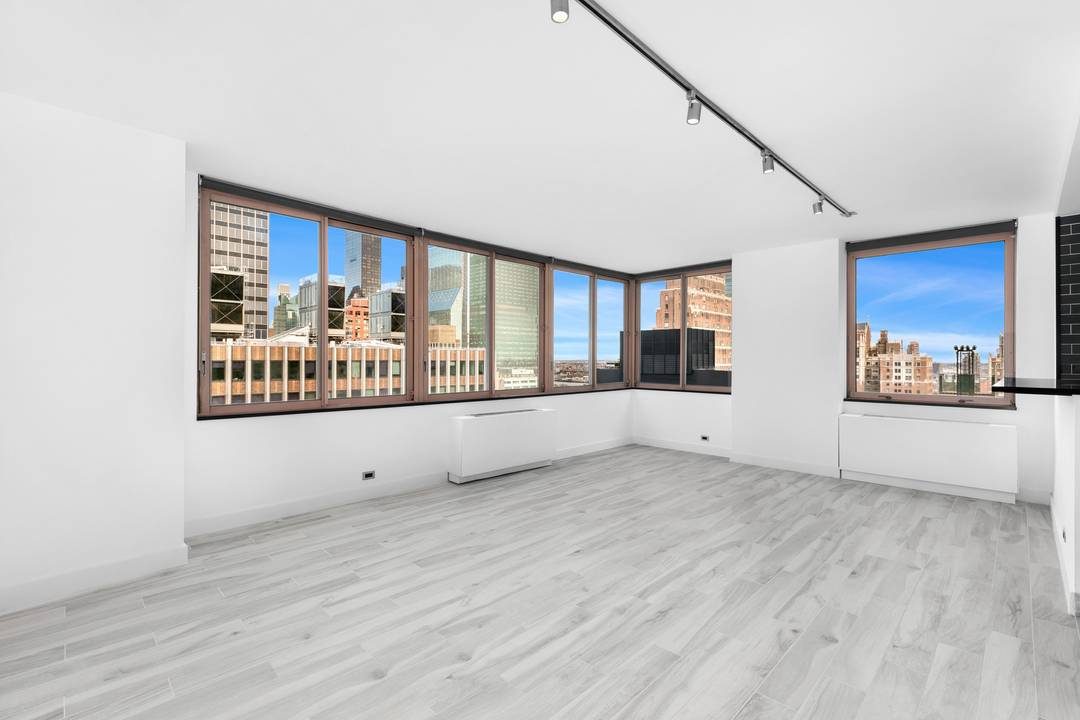 Tenant in place please provide ample notice to show.