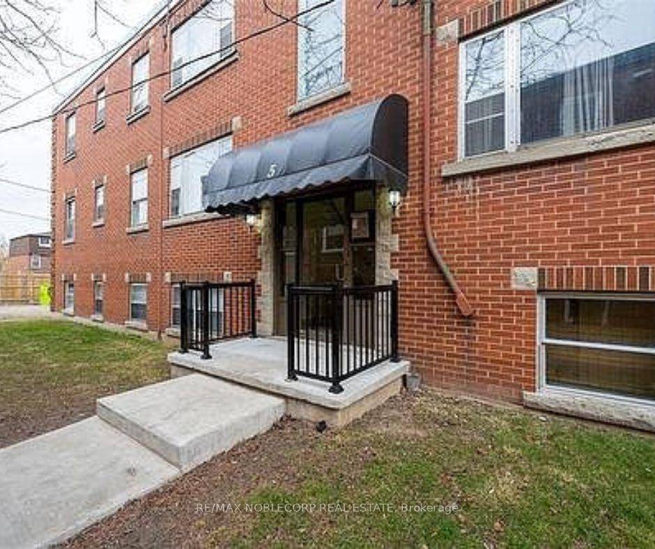 Attention first time home buyers Investors welcome to your new Condo, Located in the Heart of Old Stoney Creek Battlefield Park Neighborhoods with Close Proximity to 4 parks, Recreation Facilities, ...