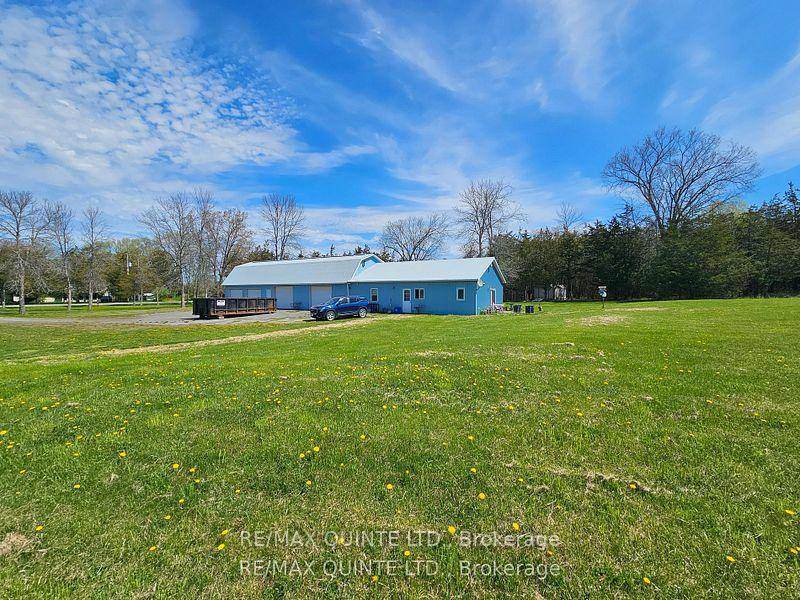 Almost 1. 2 acres on Big Island with dream garage workshop a 1000 sq.