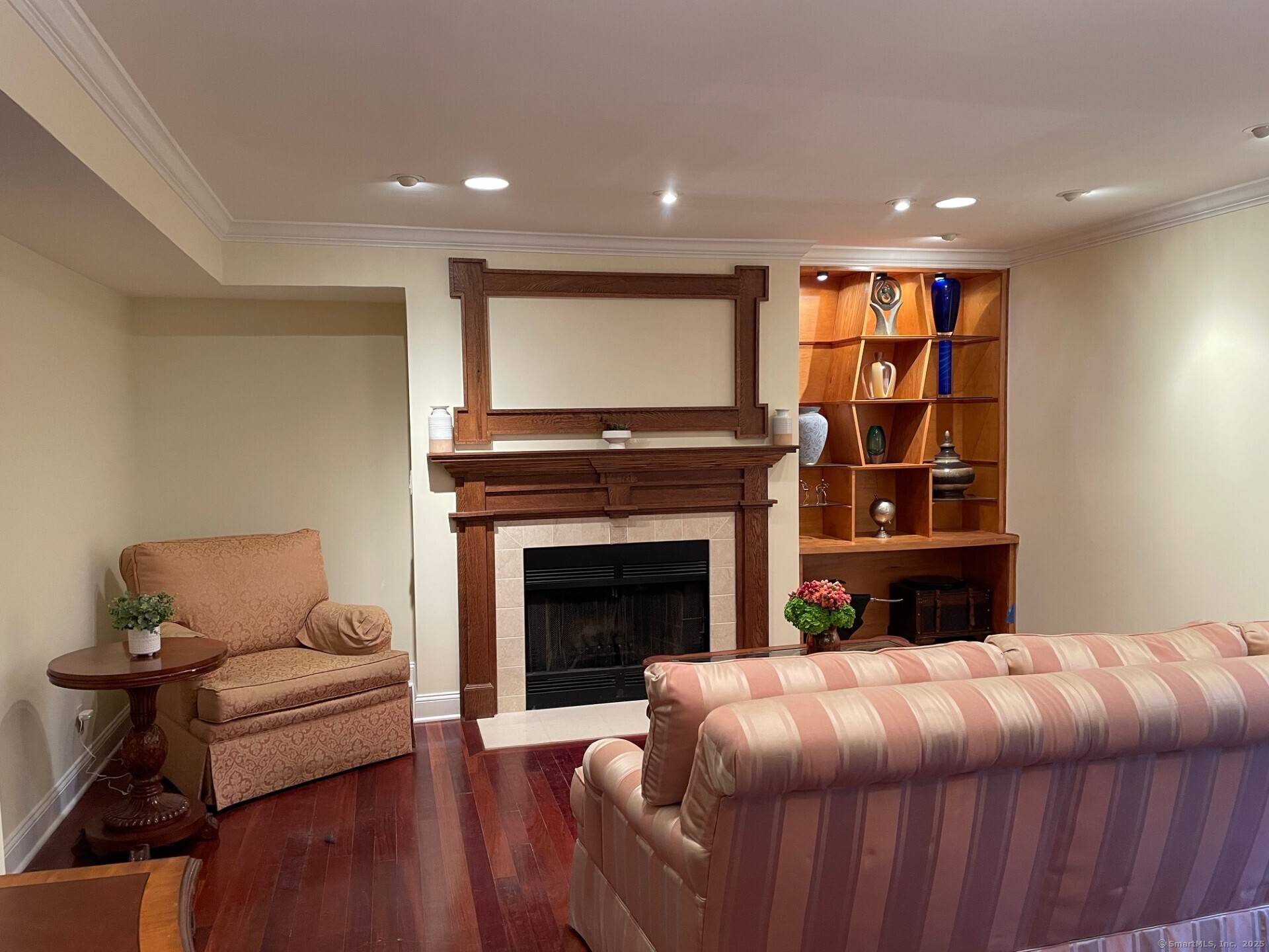 Welcome to this well loved home for over 18 years in Parkview Green in the sought after Springdale area.