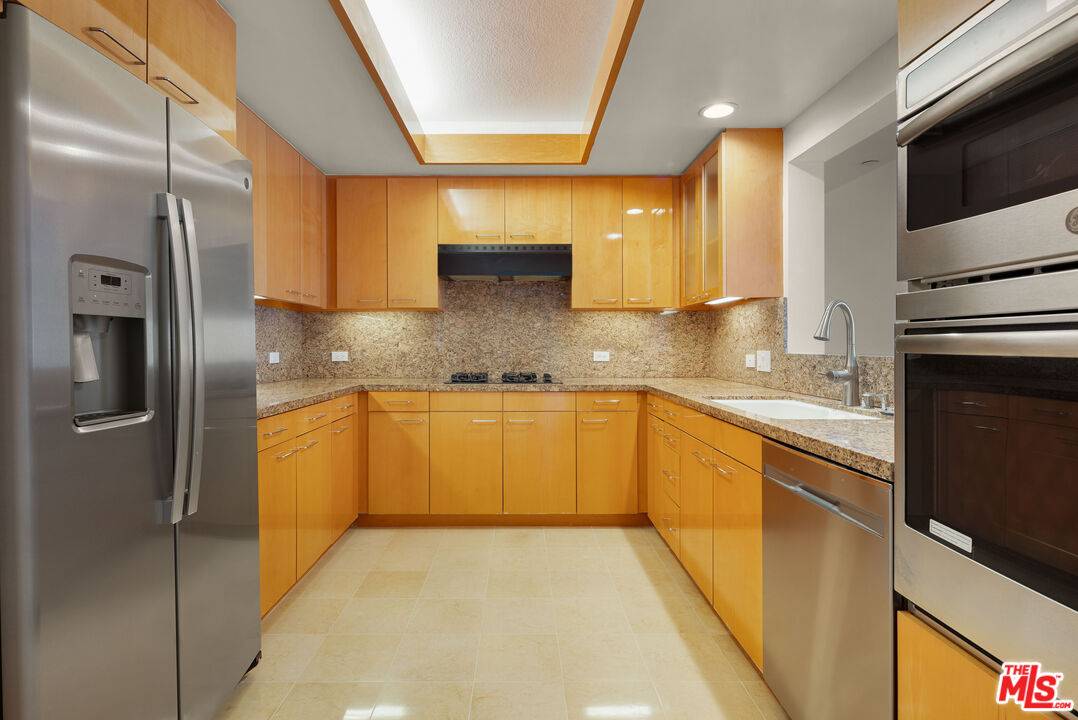 13600  MARINA POINTE DR 2BR Marina Del Rey La