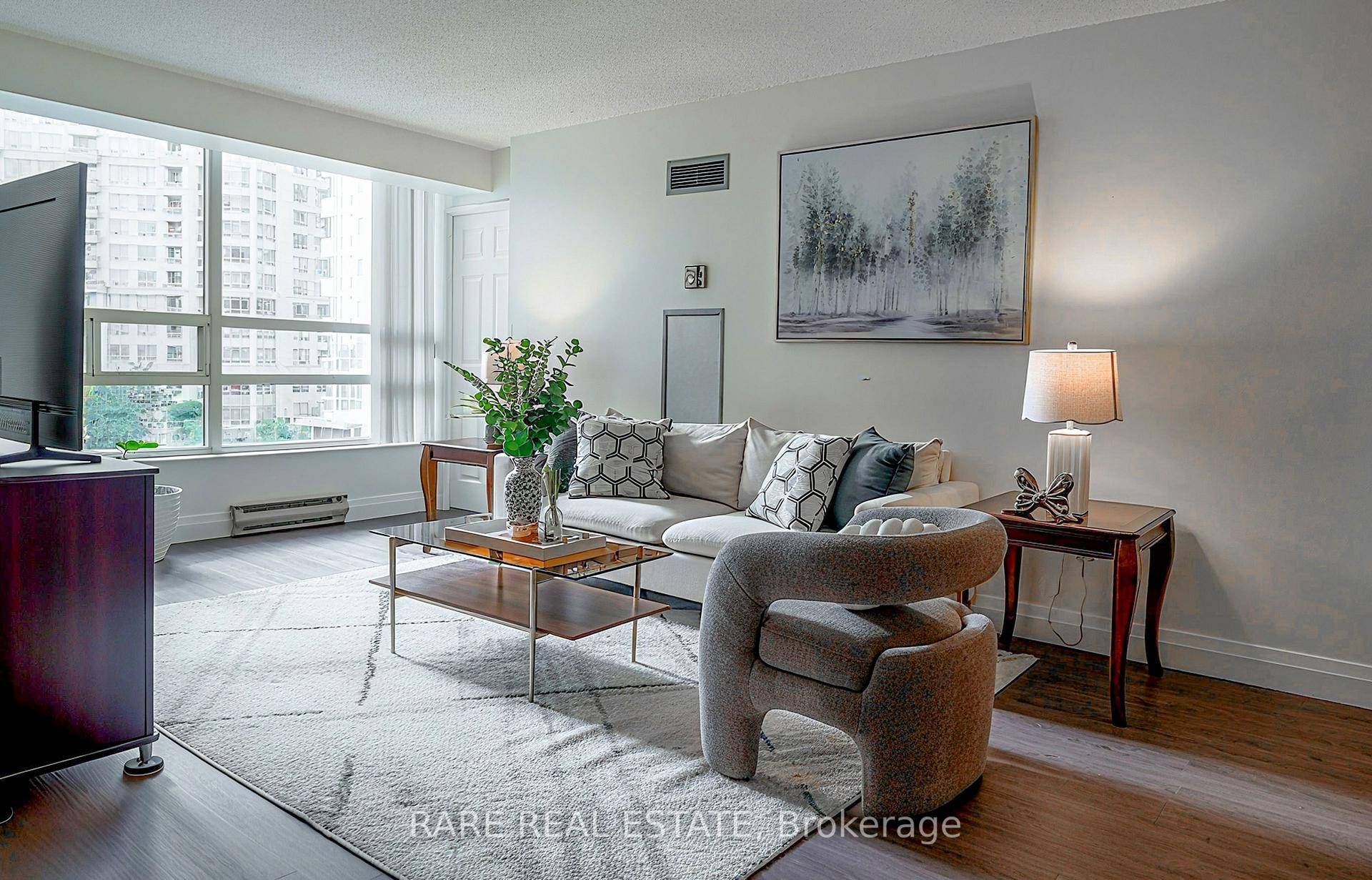 Incredible value in the heart of Mississauga !