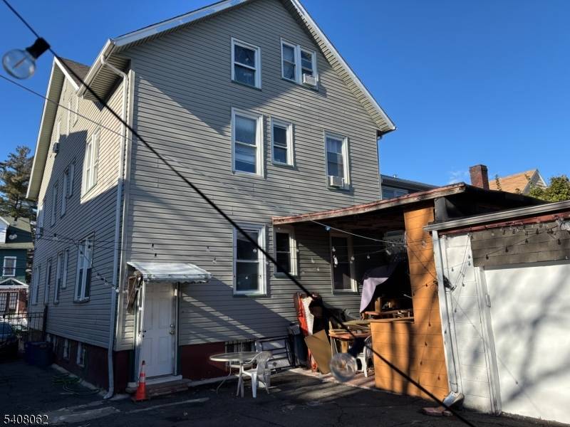 Monticello Ave Newark City New Jersey Multi-Story