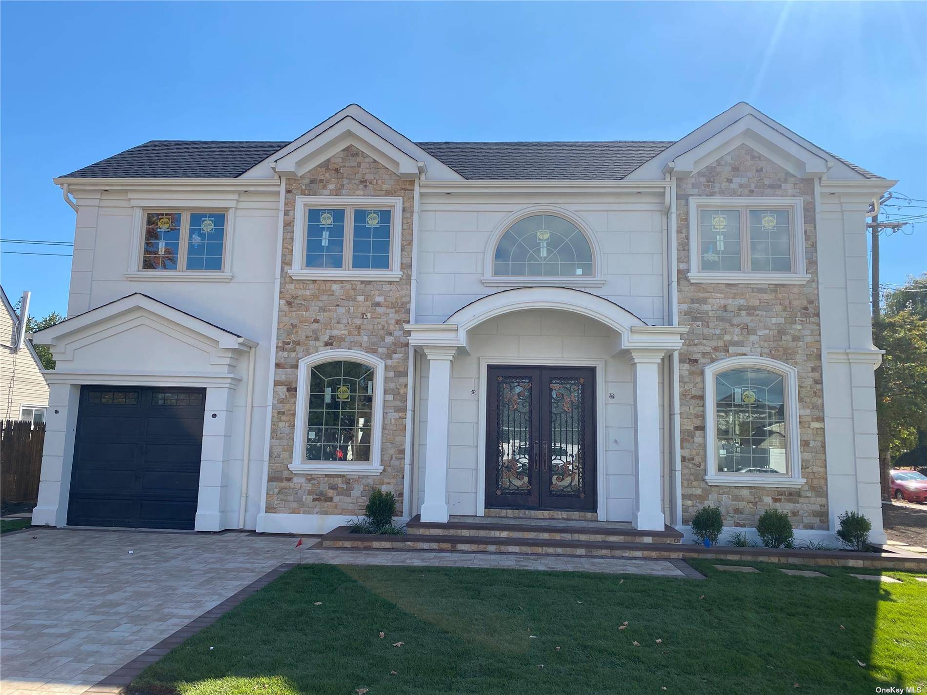 Oversized Lot in Hicksville.