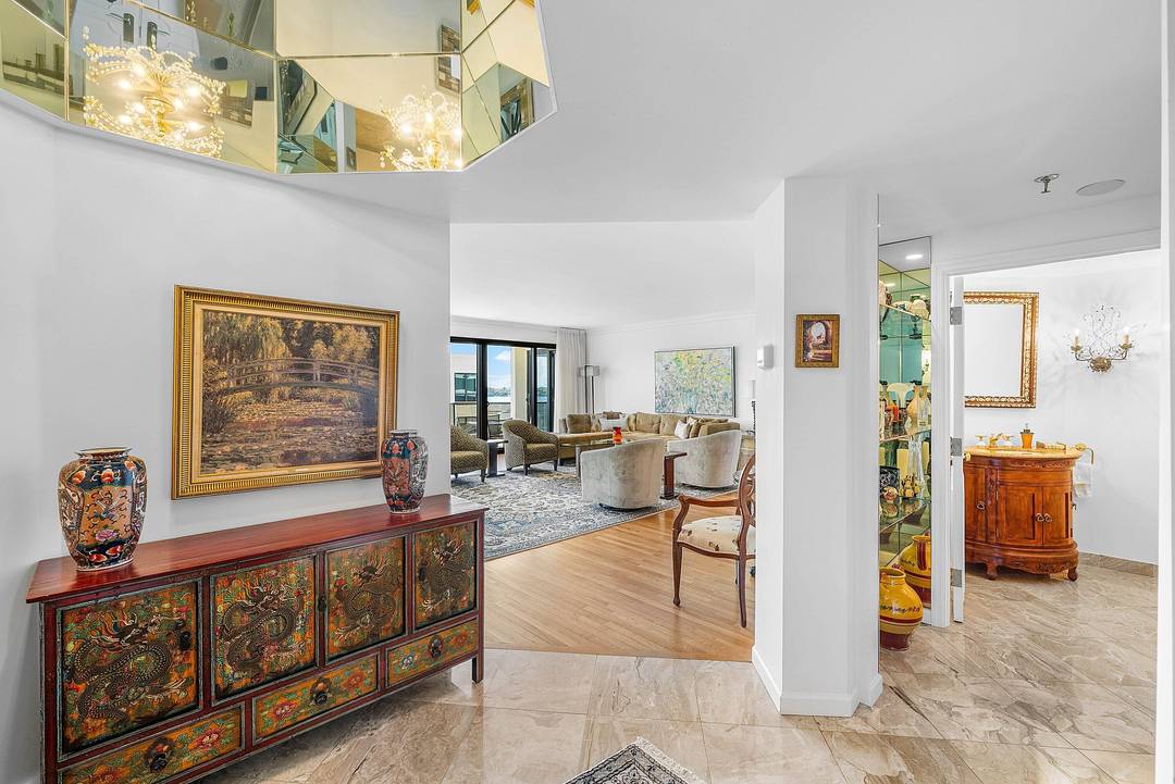 Bring your boat and your offers !