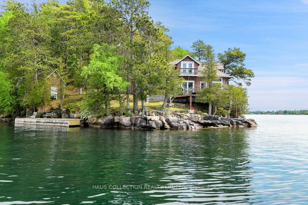 Nestled within the historic Thousand Islands, Little Grenadier Island is a hidden gem in this North American archipelago, brimming with potential for future development.