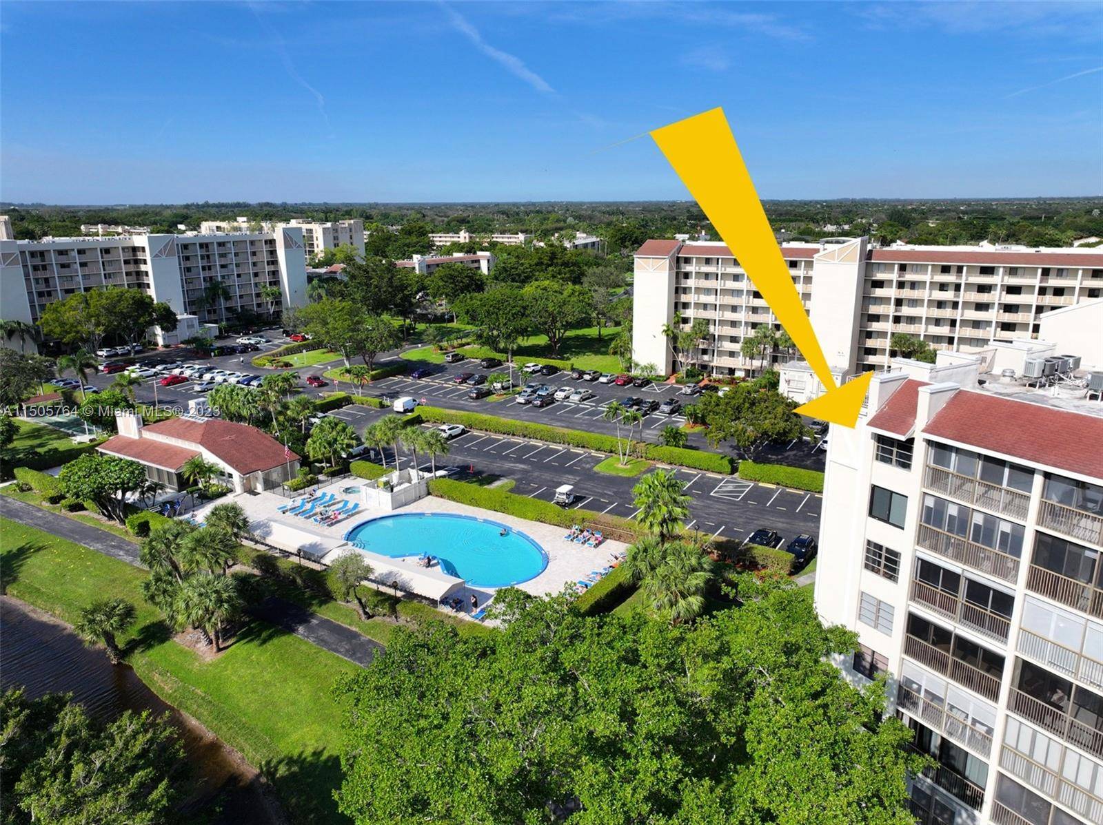 Top floor corner unit next to the pool, if you want the least possible neighbors, within walking distance of the pool then this 2 bed 2 bath unit is for ...