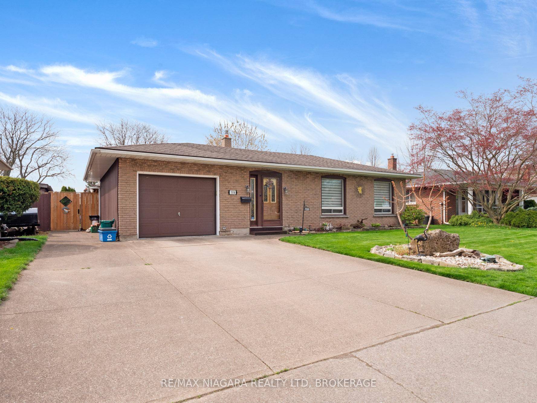 Ideal family friendly north end central location for this spacious 4 level backsplit.