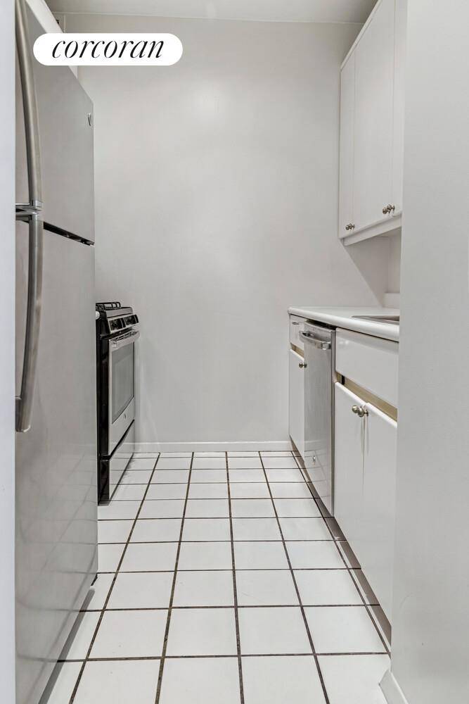 Investors Only ! Tenant in place until February 2027.