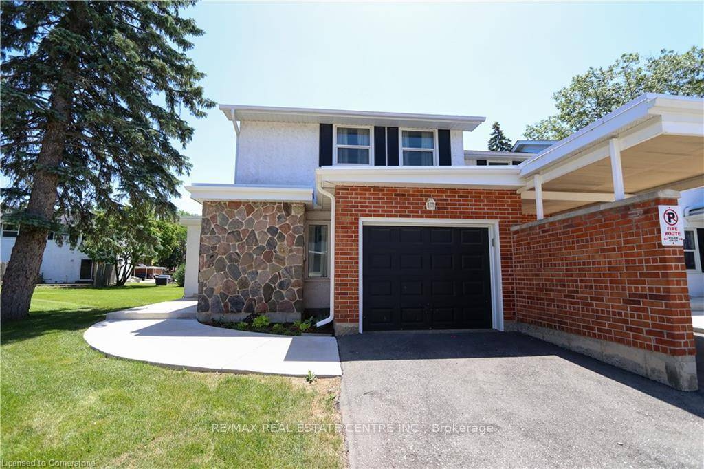 Great end unit townhouse with 4 bedrooms and 3 bathrooms.