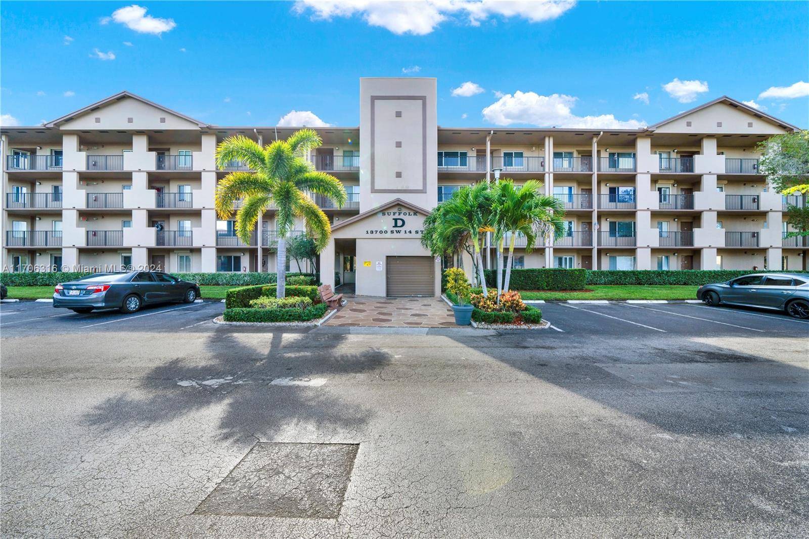 Welcome to this absolutely immaculate fourth floor unit you will not have anyone living above you.