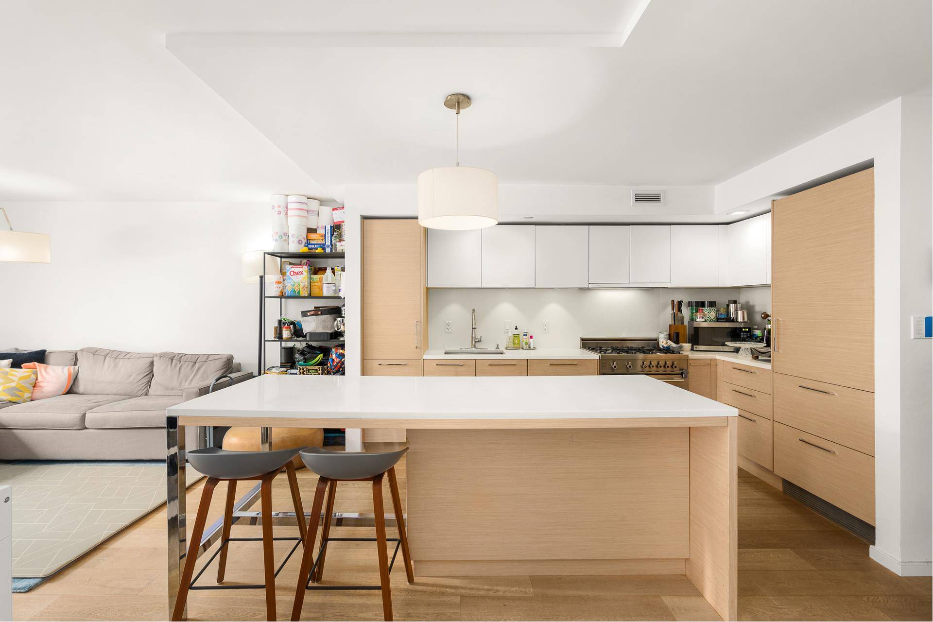 Prime UWS 1BR 1BA Rental in Full Service Building with W D This spacious 1 bedroom, 1 bathroom apartment is just one block from Central Park in a boutique doorman ...