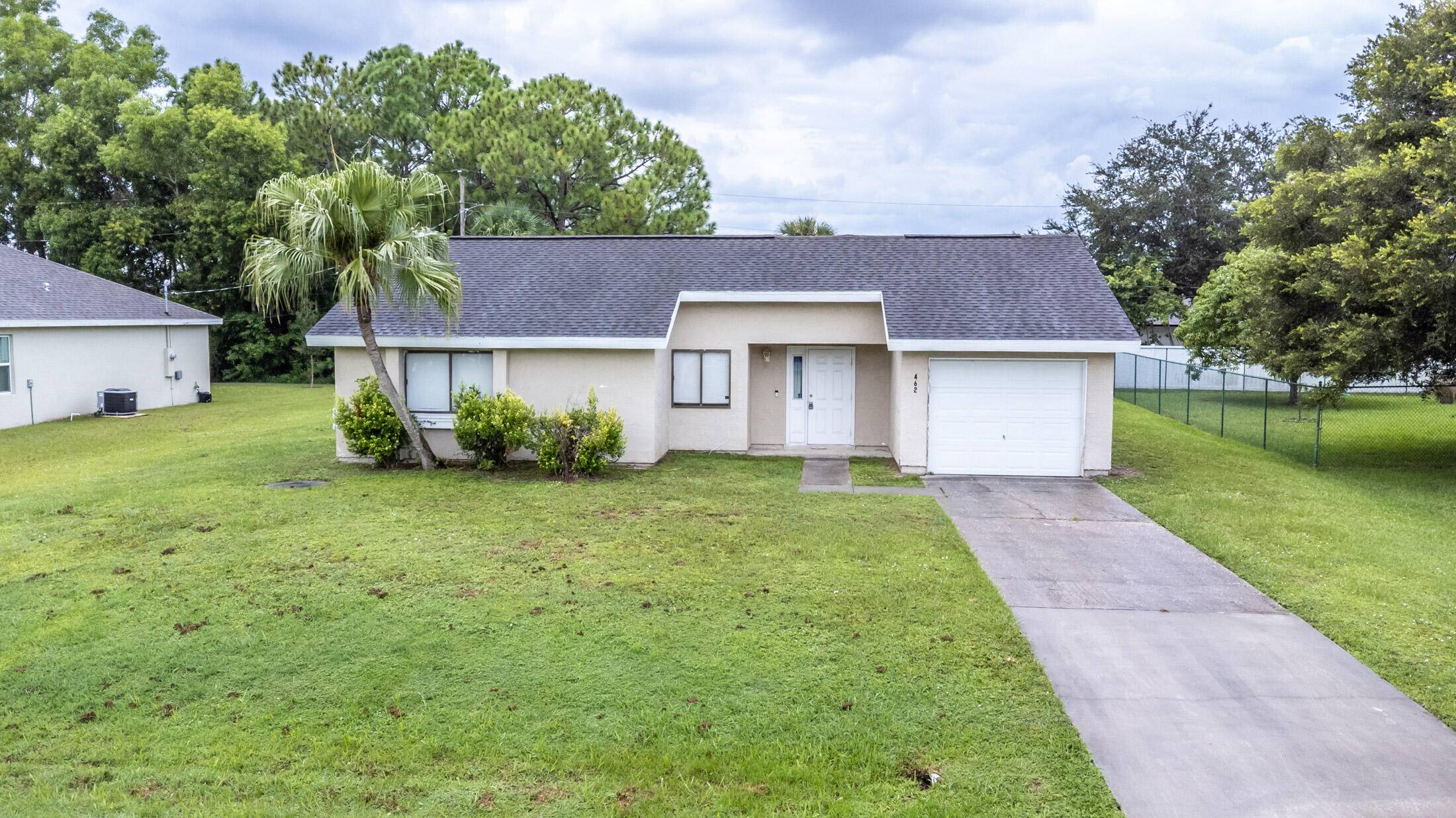 This charming home nestled in the heart of Port Saint Lucie is waiting for you, making it a perfect fit for first time home buyers, investors or if you're looking ...