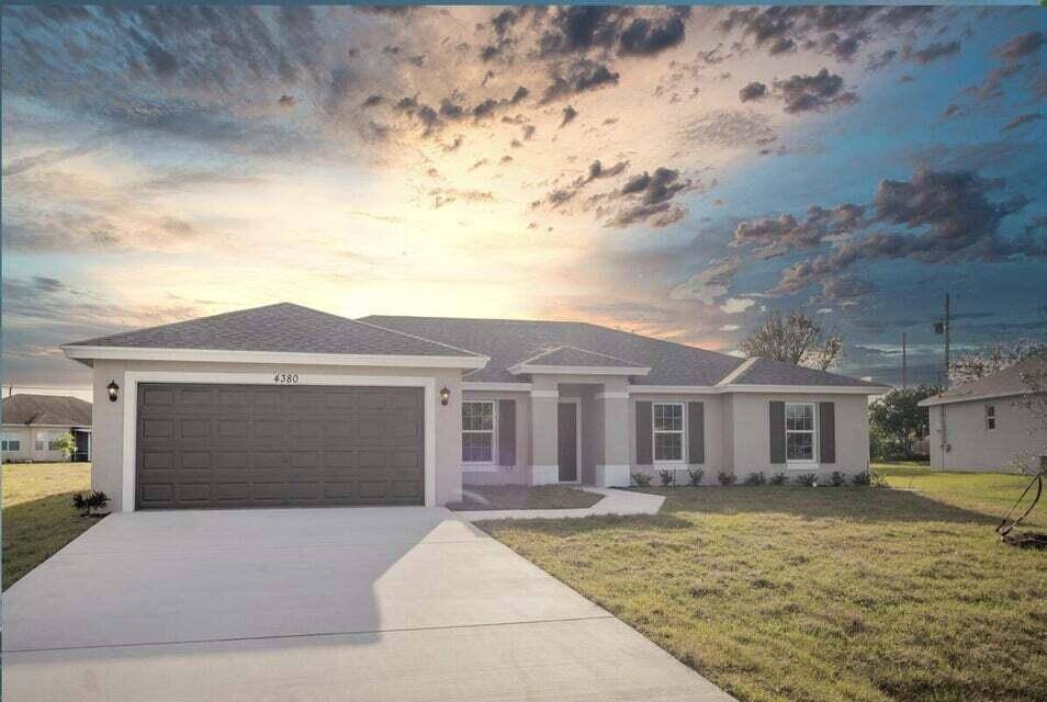 Move in ready ! The spectacular Ibis model by award winning Synergy Homes offers superior construction with impact resistant windows and energy efficient spray foam insulation.
