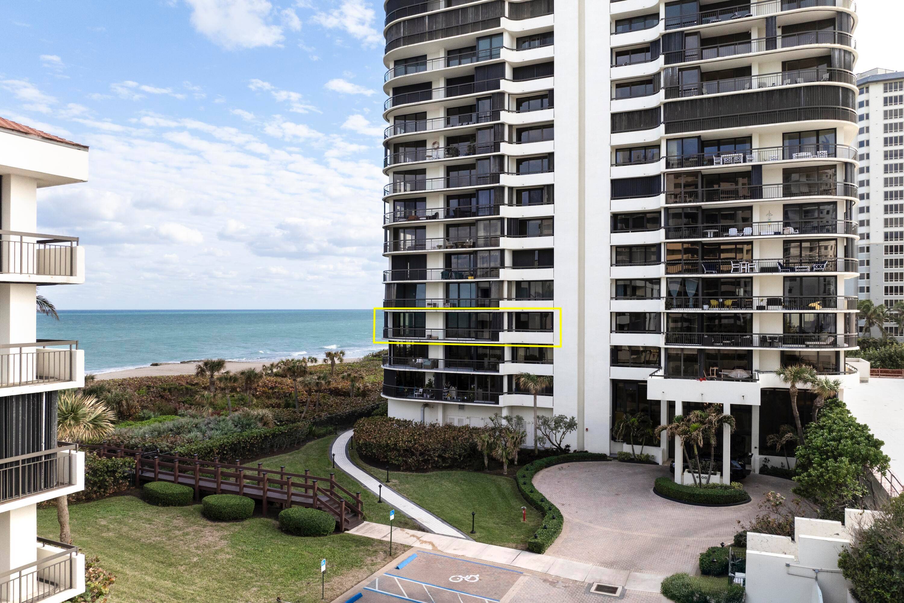 Welcome home to your dream coastal retreat !