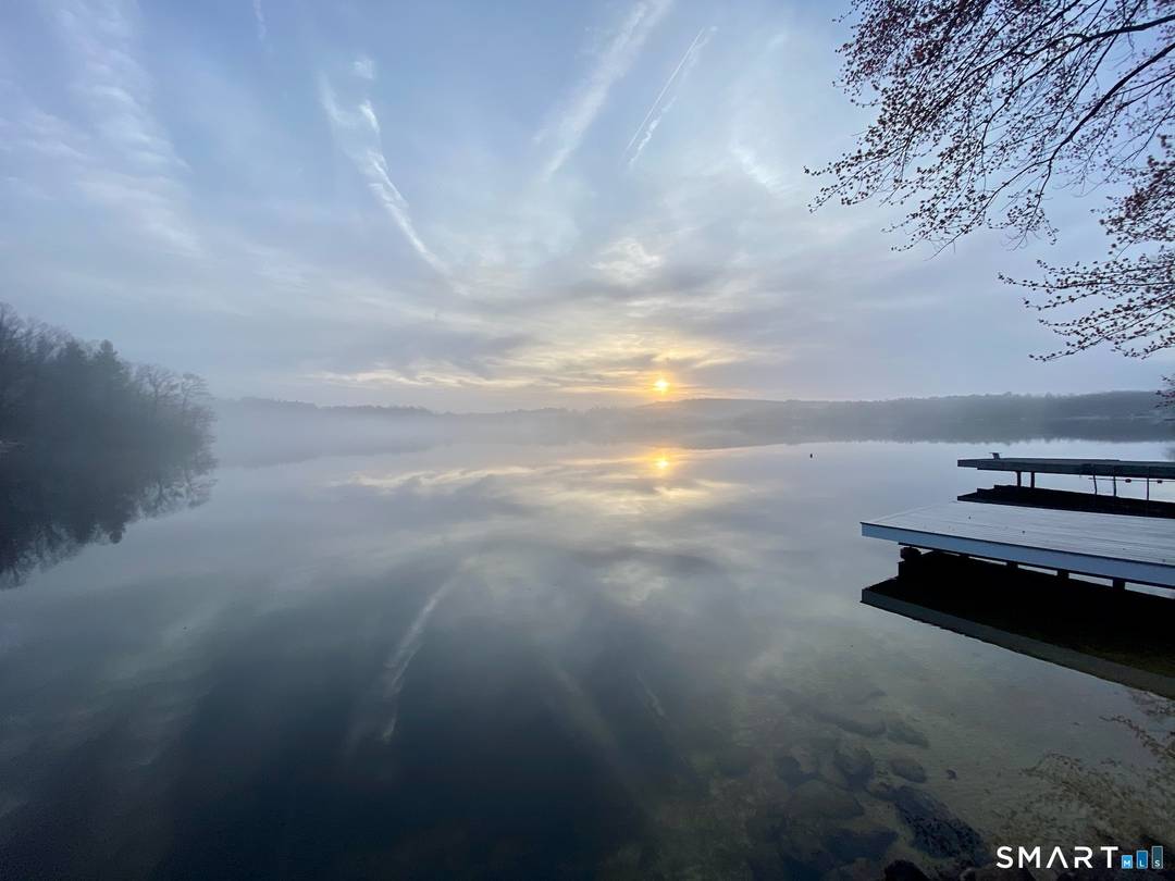 Relaxing summer rental ! Swim, Fish, hike and unwind on your own beach.