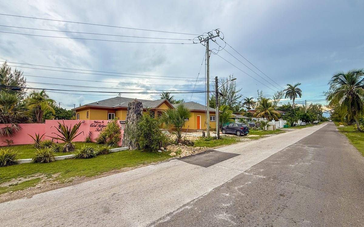 185 HOPKINS DRIVE Single Family Home New-Providence