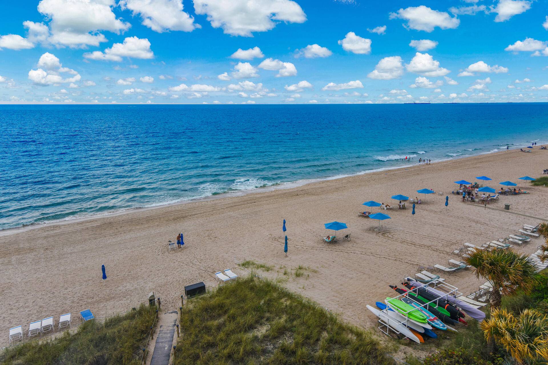 Incredible Panoramic Ocean Views Shoreline !