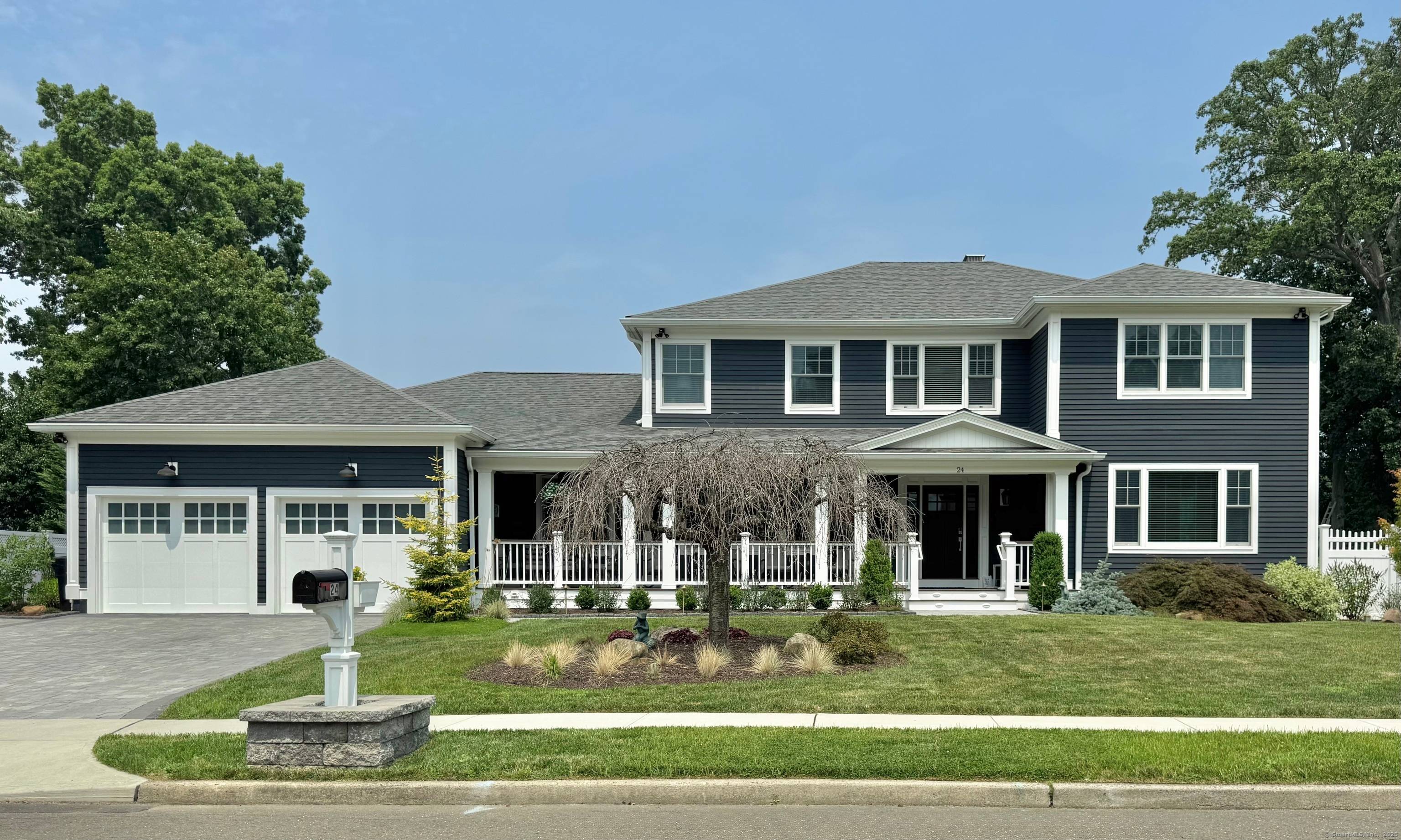 Modern luxury with quality craftmanship at its finest !