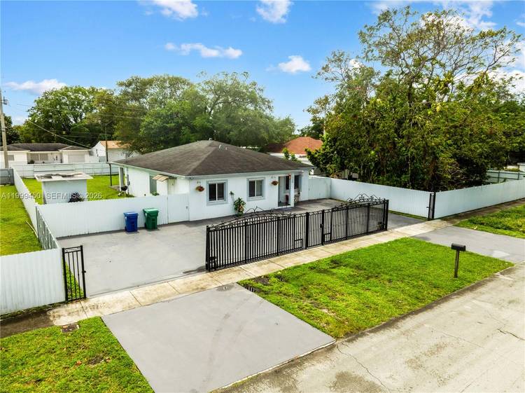 This is the home you ve been waiting for !