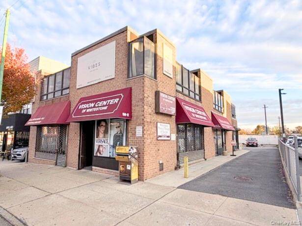Exclusive Commercial Lease Opportunity Whitestone, Queens Street Level Walk In Commercial Space available, Whitestone, Queens.