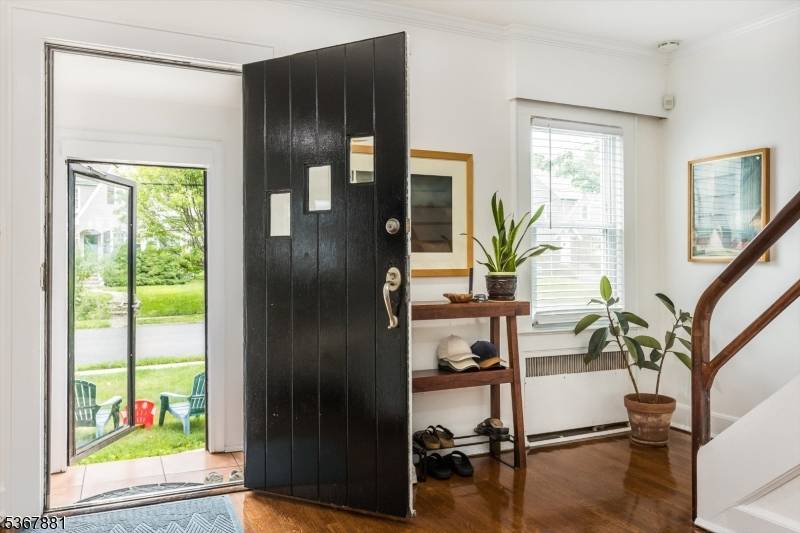 Stunning single family 3 Bedroom Home with finished basement and primary suite !