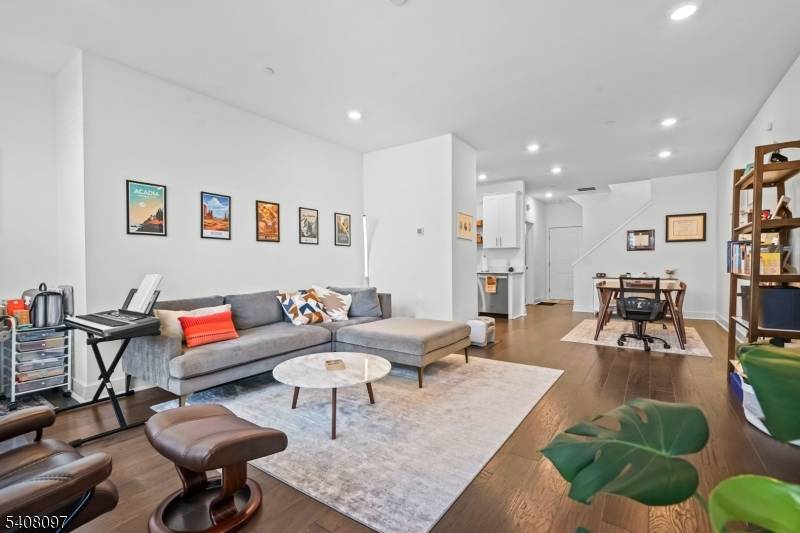 COMING SOON ! Say hello to the Collins, where low maintenance living meets modern and manageable.