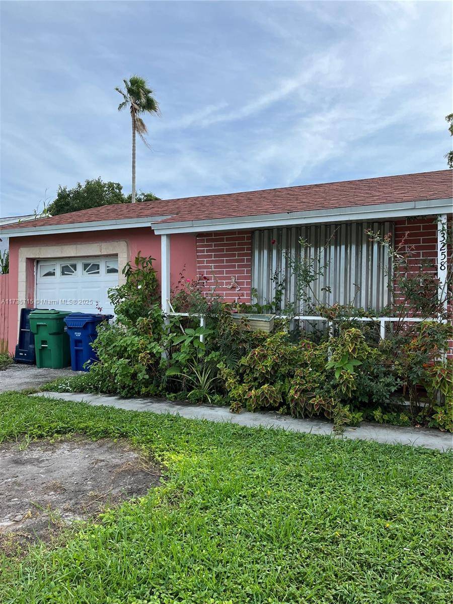 Great Opportunity ! Spacious Home with a Large Lot If you re looking for space and potential, this is your chance !