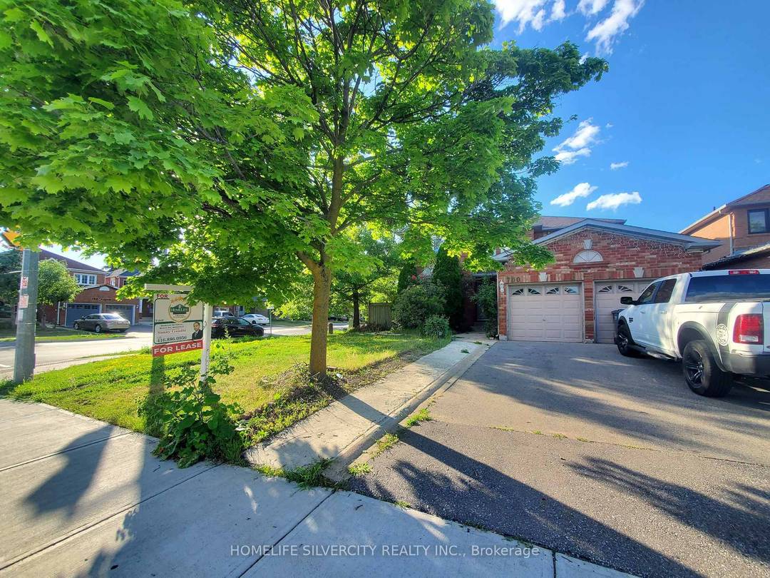 Discover your ideal rental home in a prime Brampton location !